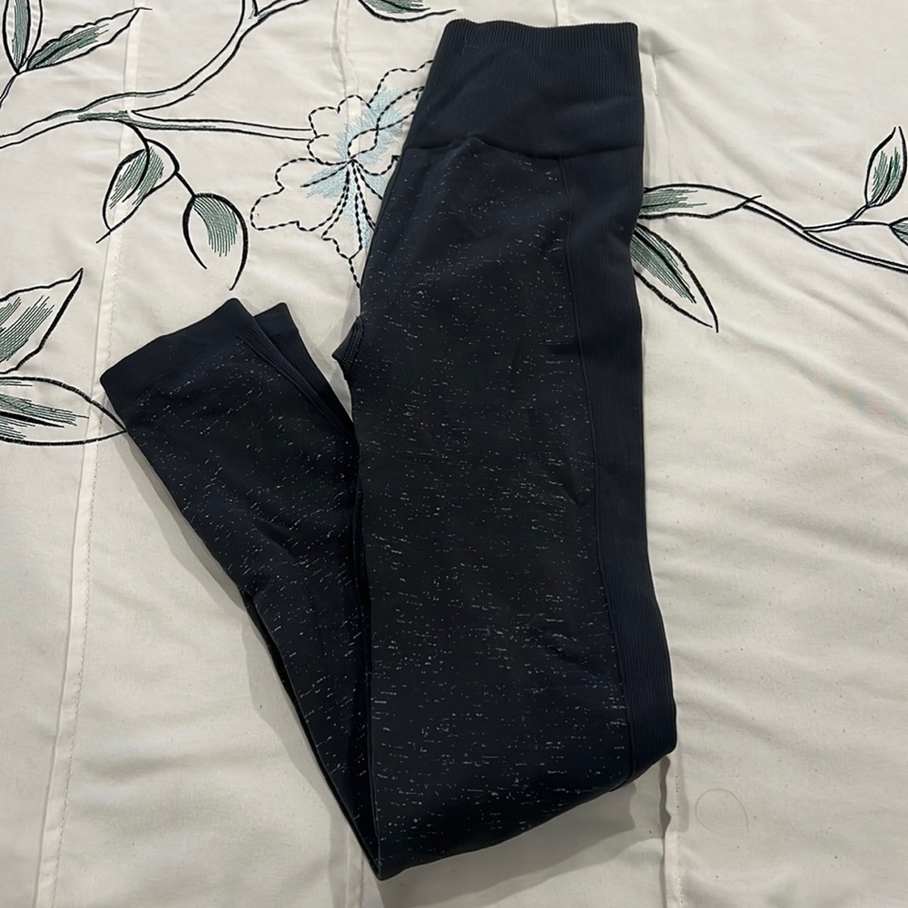 Grey lululemon compression leggings